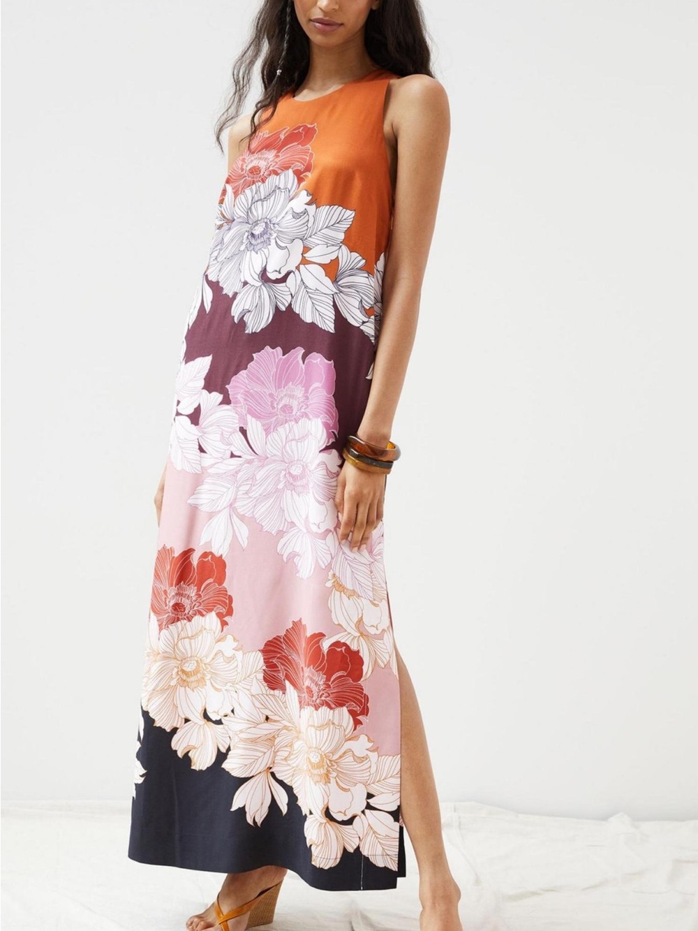 Maeve Anthropogie floral
Twist back maxi dress size xsmall